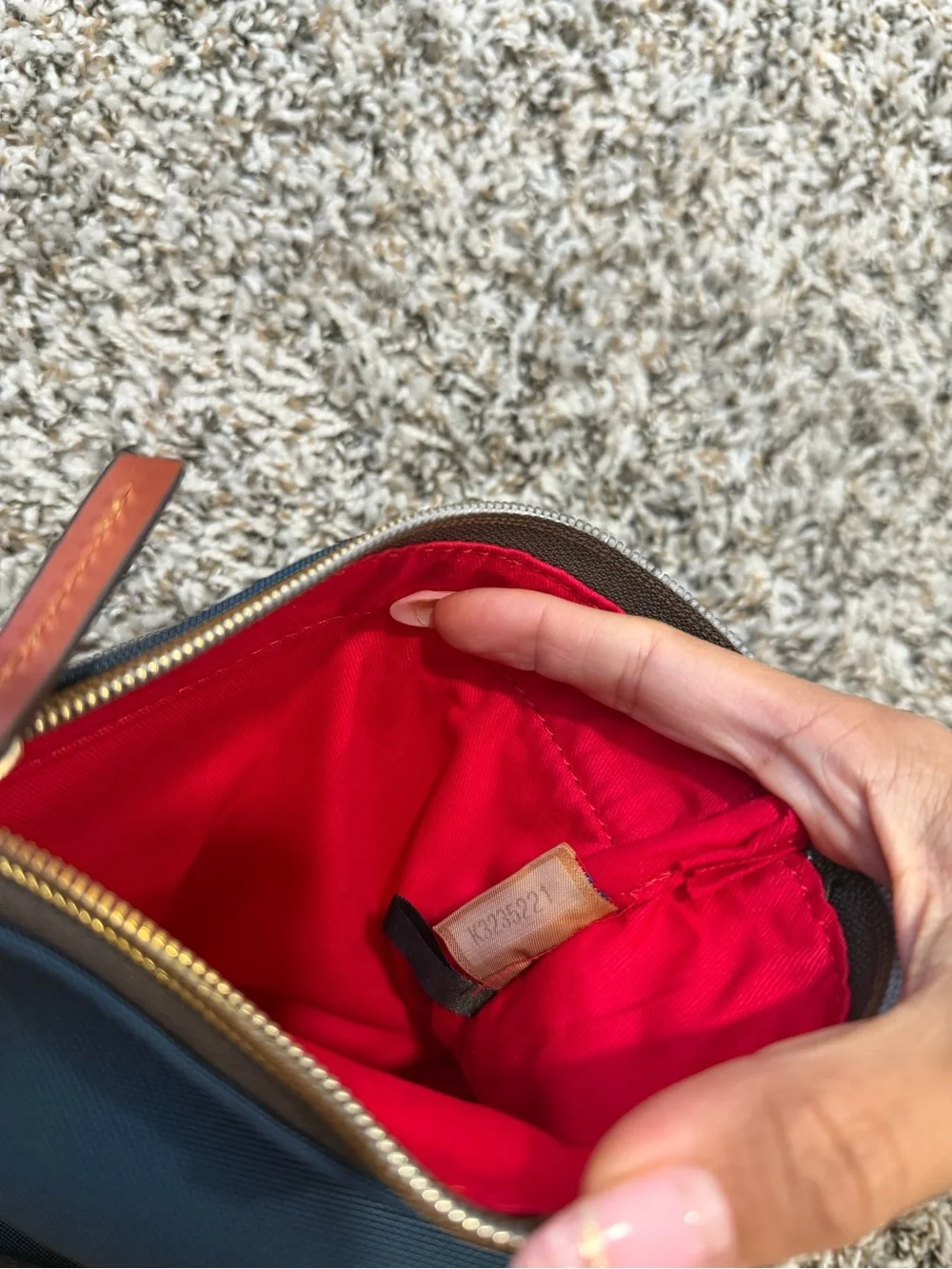 Dooney and BOURKE crossbody bag